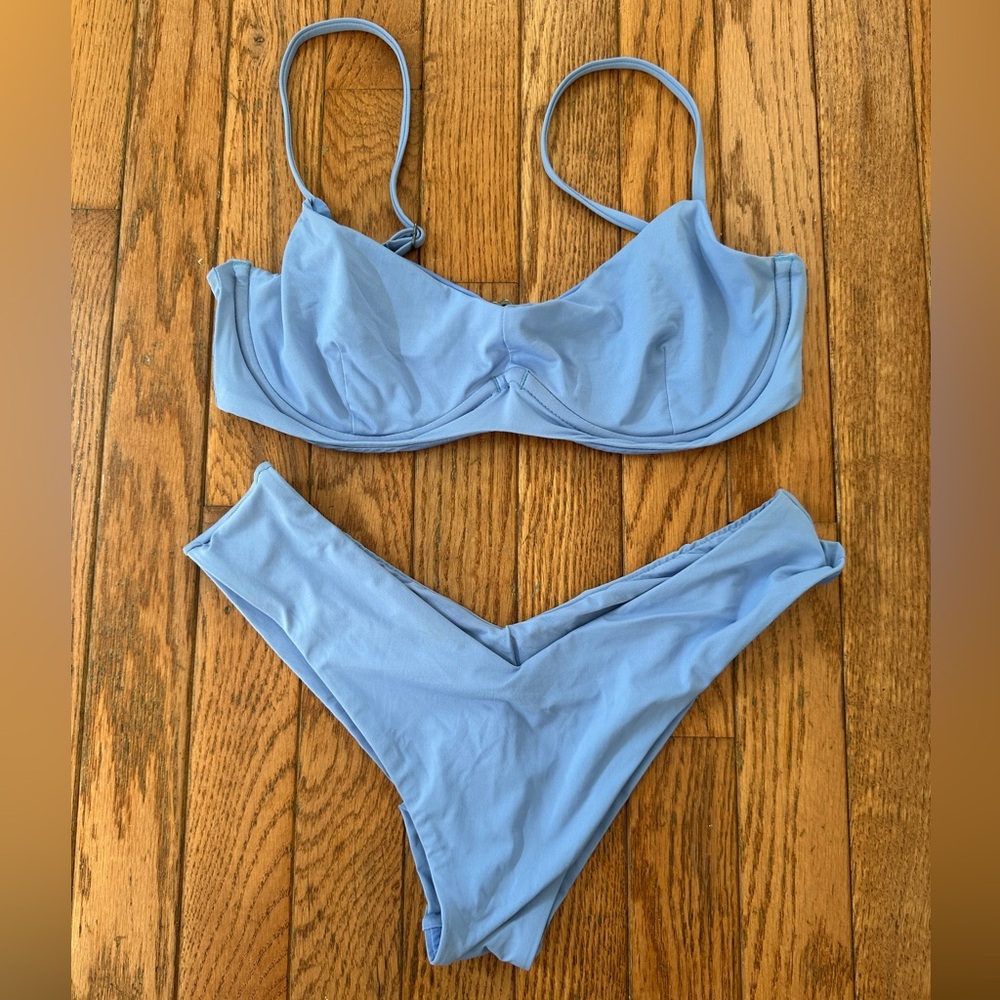 BILLABONG BIKINI SET - NWOT